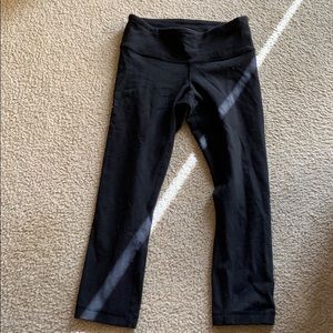 Black wunderunder lulu lemon leggings cropped